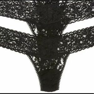 HANKY PANKY Set of 2 SIGNATURE LACE LOW RISE THONG